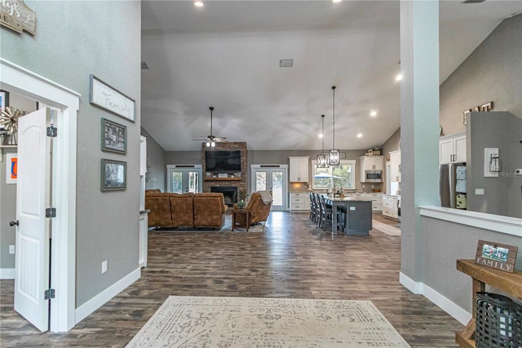 Recently Sold: $875,000 (3 beds, 2 baths, 2668 Square Feet)