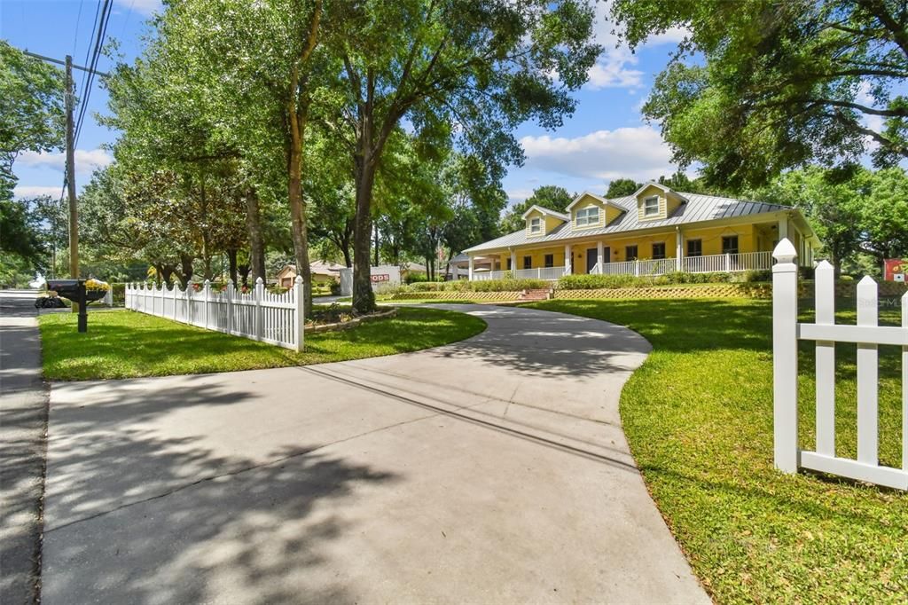 Recently Sold: $950,000 (5 beds, 2 baths, 3680 Square Feet)