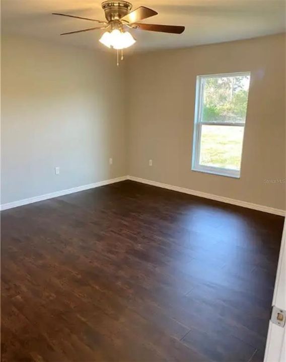Recently Rented: $2,000 (3 beds, 2 baths, 1290 Square Feet)