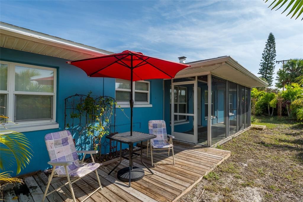 Recently Sold: $600,000 (2 beds, 2 baths, 1420 Square Feet)