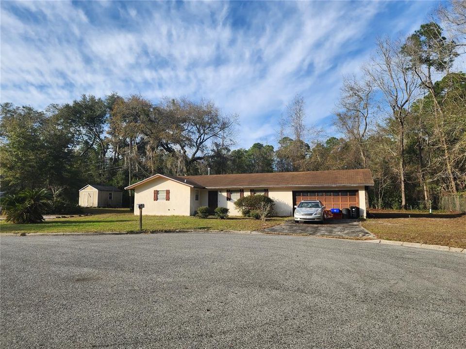 Recently Sold: $185,000 (3 beds, 2 baths, 1303 Square Feet)