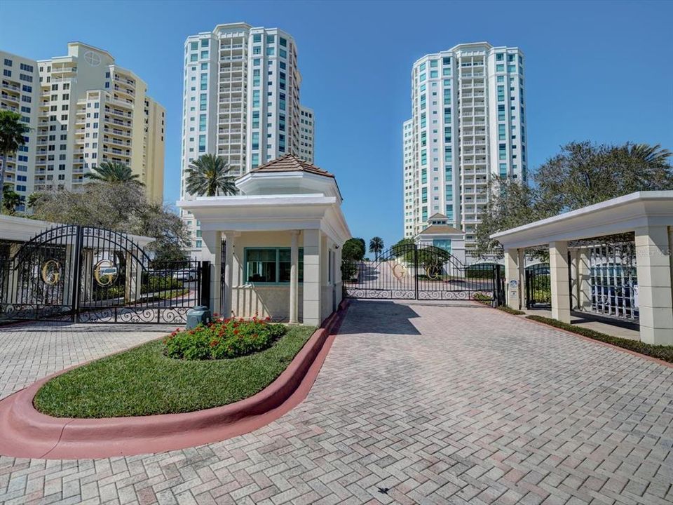 Active With Contract: $1,745,000 (3 beds, 2 baths, 1598 Square Feet)