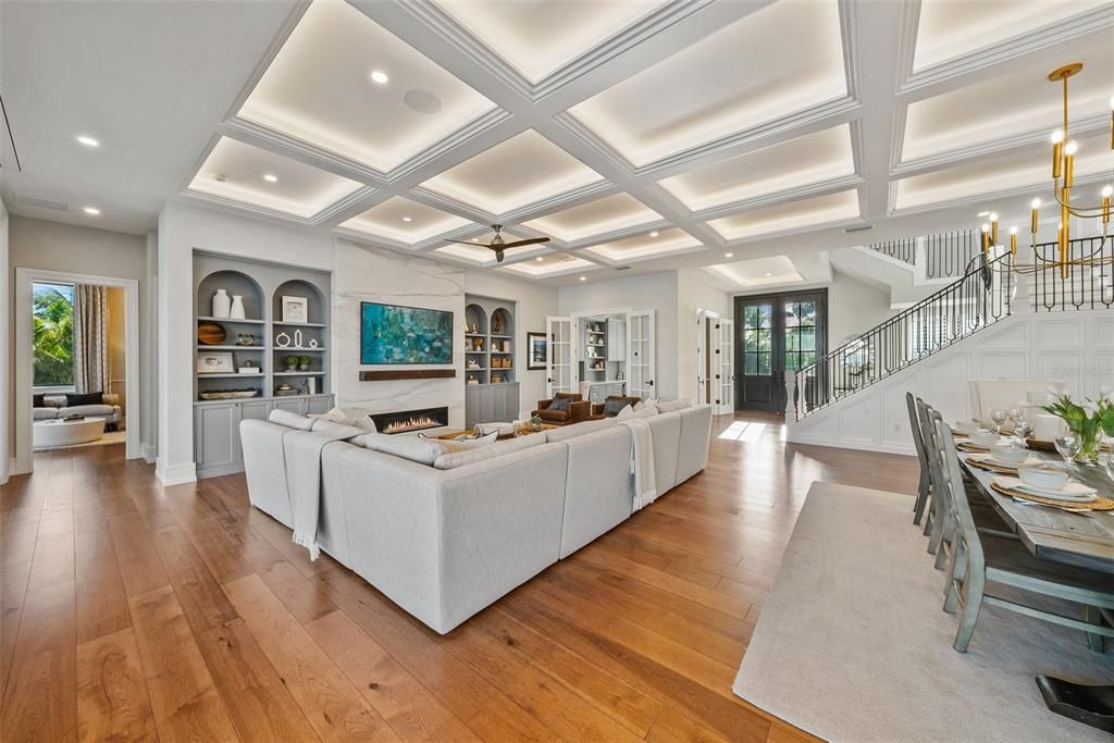 For Sale: $9,995,000 (6 beds, 5 baths, 5921 Square Feet)