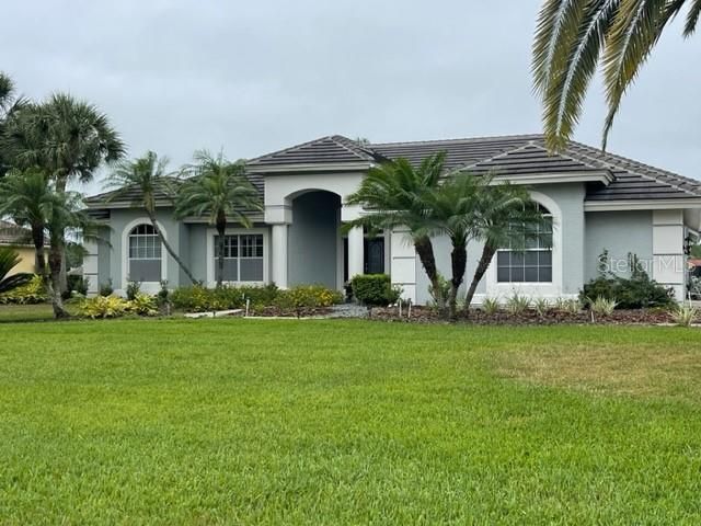 Recently Sold: $1,100,000 (4 beds, 3 baths, 3337 Square Feet)