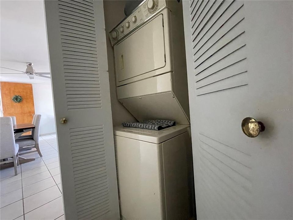 Vendido Recientemente: $239,900 (3 camas, 2 baños, 1217 Pies cuadrados)