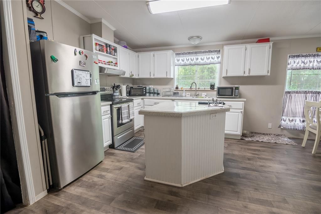 Recently Sold: $255,000 (3 beds, 2 baths, 1632 Square Feet)