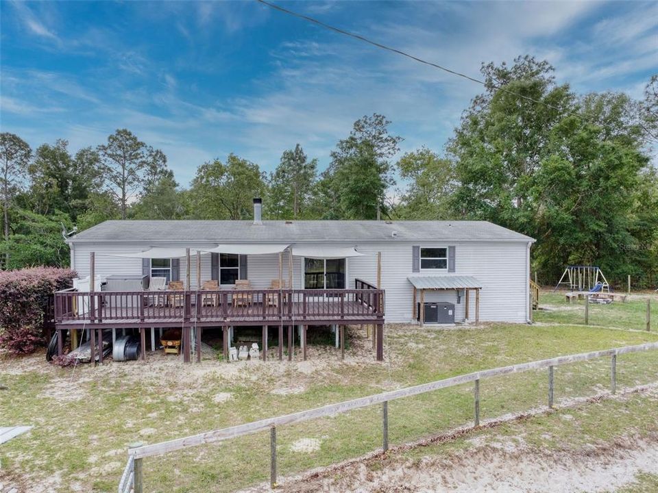 Recently Sold: $650,000 (3 beds, 2 baths, 1800 Square Feet)