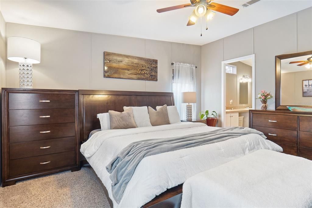 Recently Sold: $650,000 (3 beds, 2 baths, 1800 Square Feet)