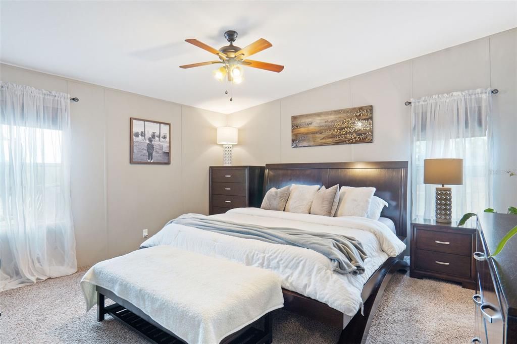 Recently Sold: $650,000 (3 beds, 2 baths, 1800 Square Feet)