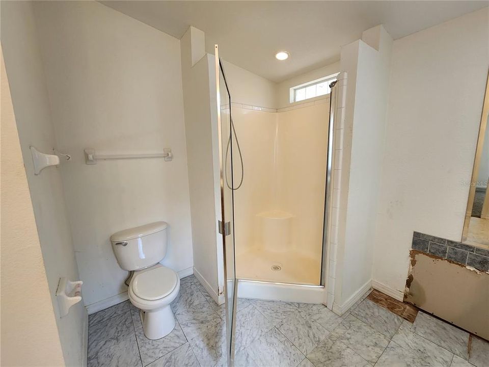 最近售出: $139,000 (3 贝兹, 2 浴室, 2070 平方英尺)