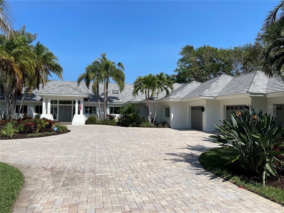 Recently Sold: $5,350,000 (5 beds, 4 baths, 6254 Square Feet)