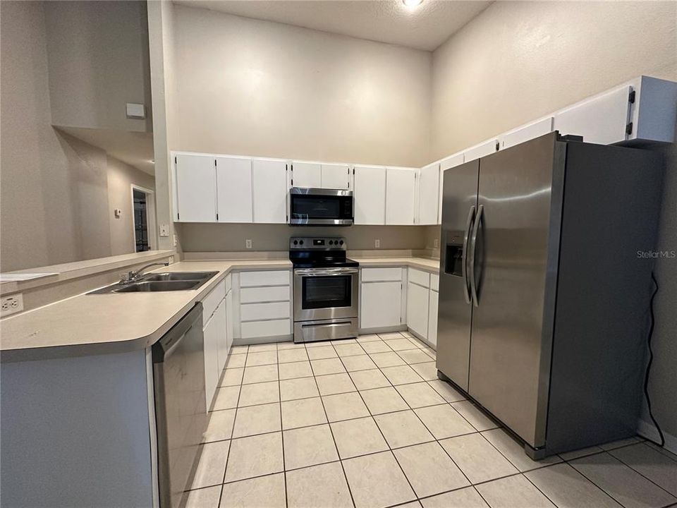Recently Rented: $1,750 (3 beds, 2 baths, 1212 Square Feet)