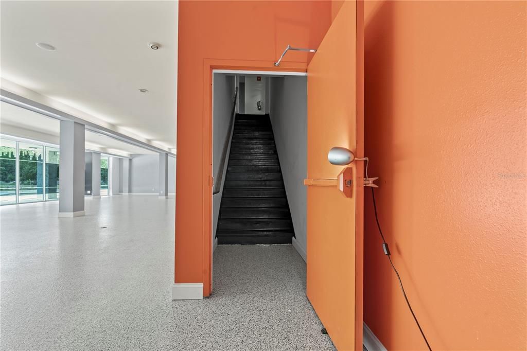 Showroom-stairways to office