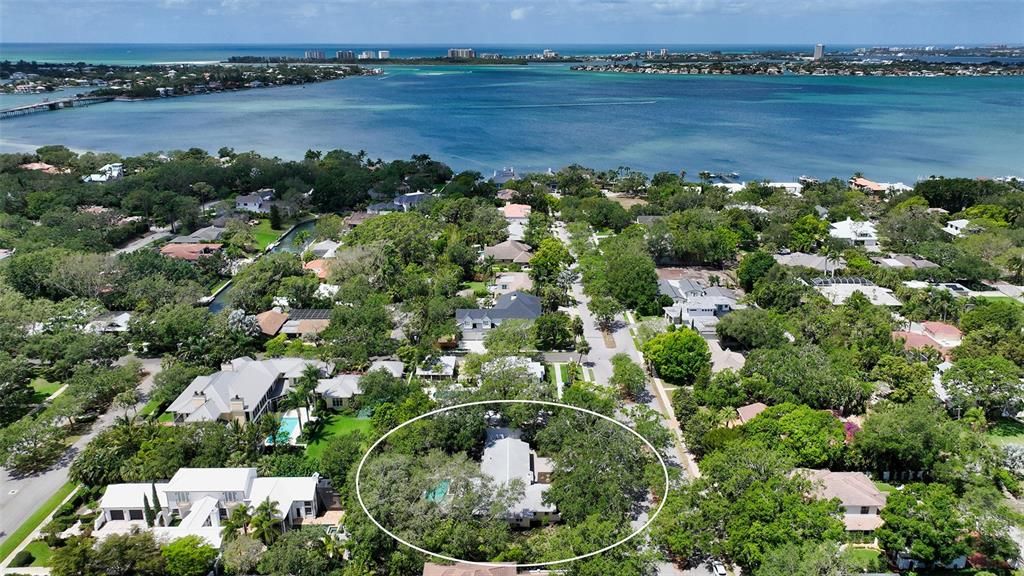 Recently Sold: $2,595,000 (3 beds, 2 baths, 2193 Square Feet)