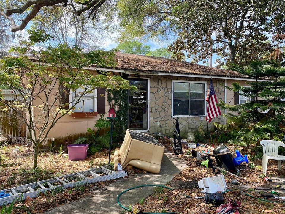 Vendido Recientemente: $299,999 (3 camas, 2 baños, 1938 Pies cuadrados)