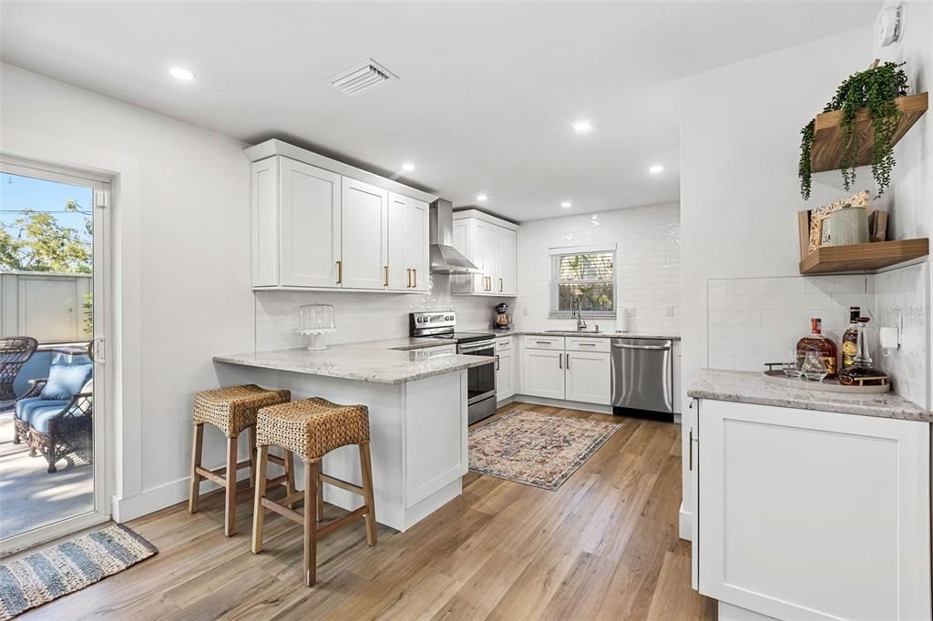 Recently Sold: $525,000 (3 beds, 1 baths, 1369 Square Feet)