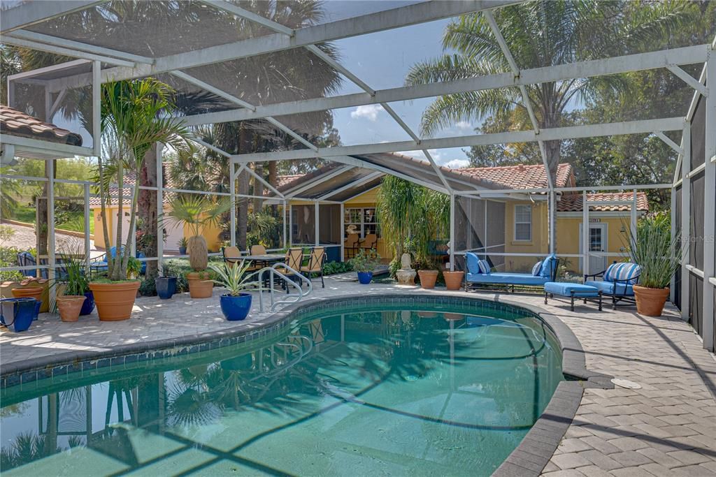 Recently Sold: $880,000 (4 beds, 3 baths, 4391 Square Feet)