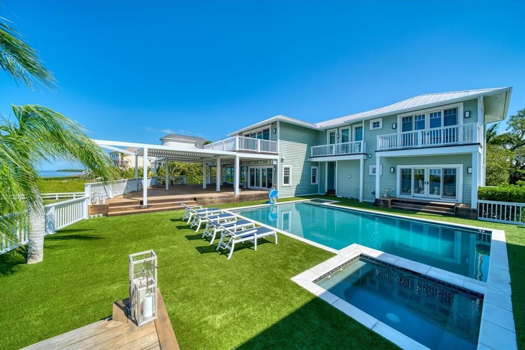 Recently Sold: $3,800,000 (8 beds, 6 baths, 6676 Square Feet)