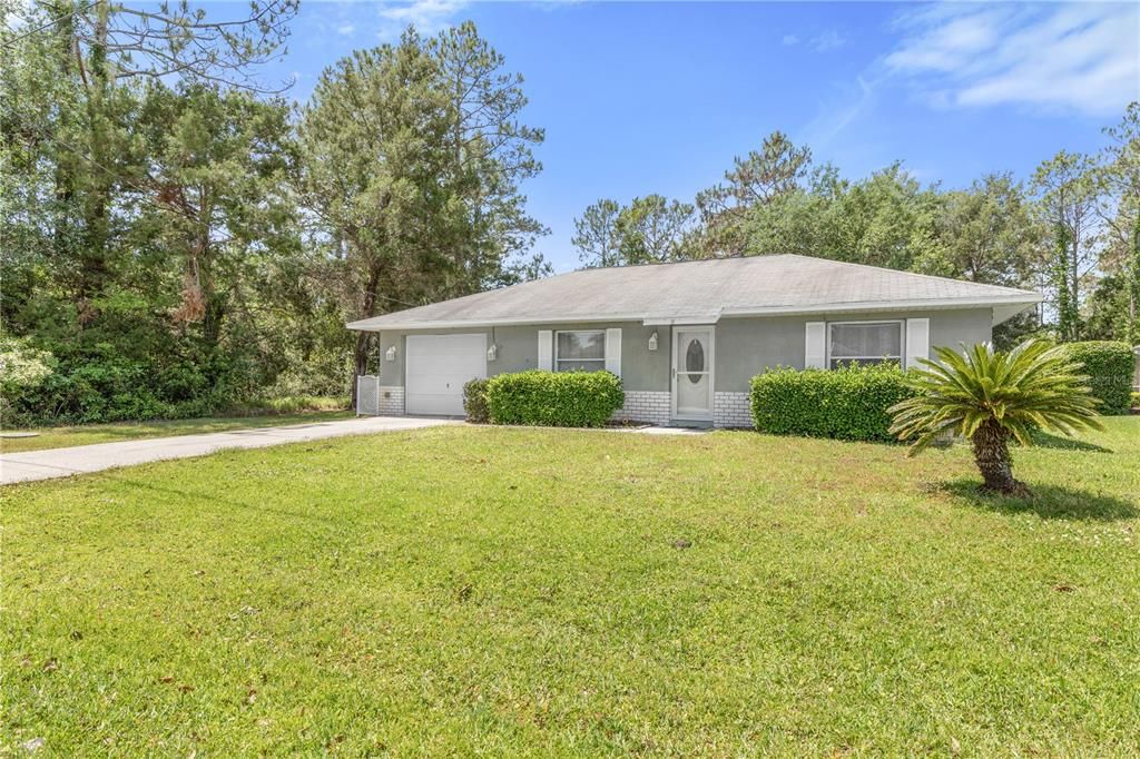 Recently Sold: $200,000 (2 beds, 1 baths, 858 Square Feet)