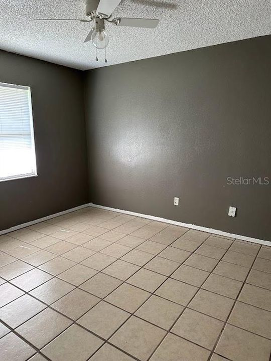 Recently Rented: $1,500 (3 beds, 2 baths, 1450 Square Feet)