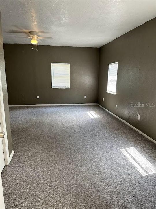Recently Rented: $1,500 (3 beds, 2 baths, 1450 Square Feet)