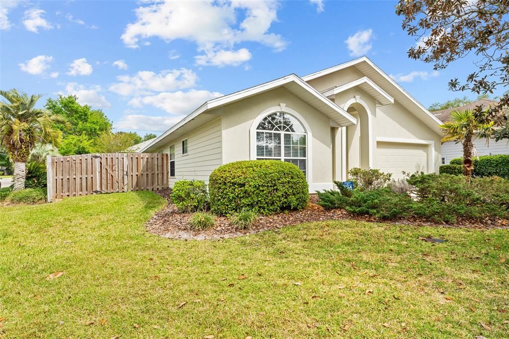 Recently Sold: $325,000 (3 beds, 2 baths, 1512 Square Feet)