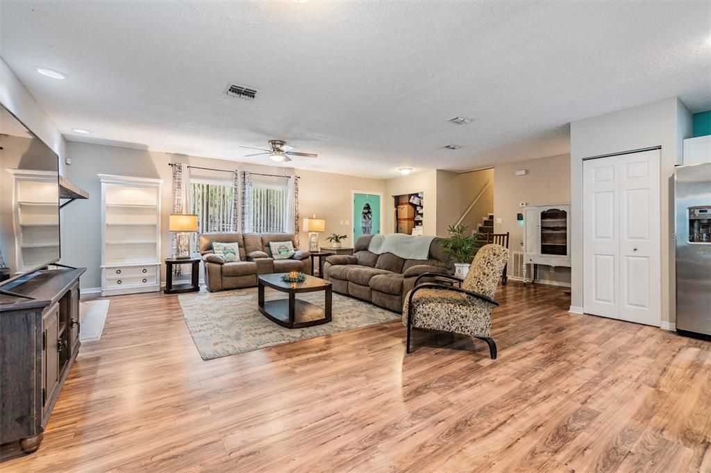 Recently Sold: $435,000 (4 beds, 3 baths, 2292 Square Feet)