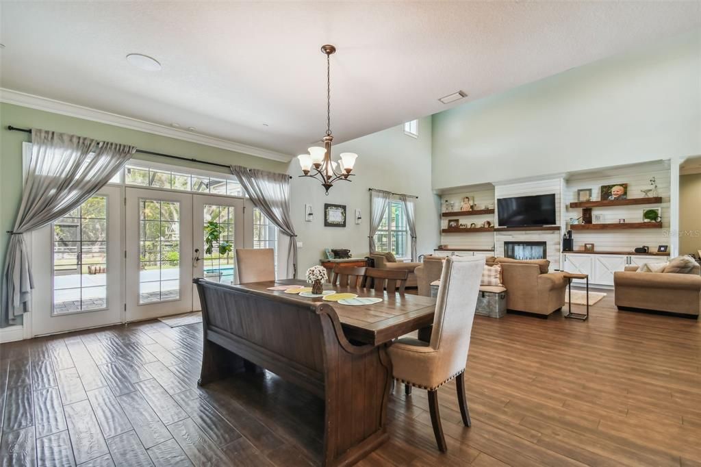 Recently Sold: $1,445,000 (4 beds, 2 baths, 4506 Square Feet)