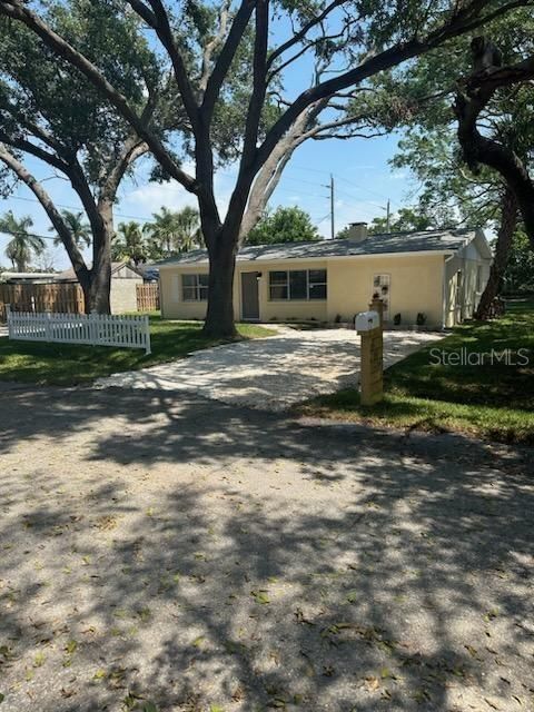 Recently Sold: $389,900 (3 beds, 1 baths, 1171 Square Feet)