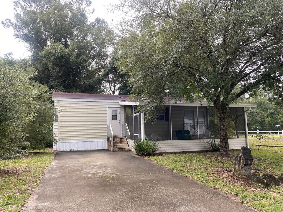 最近租的: $950 (1 贝兹, 1 浴室, 800 平方英尺)