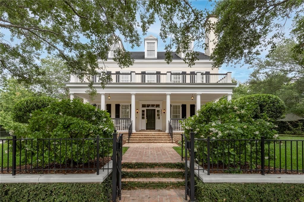 Recently Sold: $3,175,000 (6 beds, 6 baths, 6190 Square Feet)