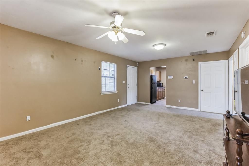 Recently Sold: $125,000 (2 beds, 1 baths, 870 Square Feet)