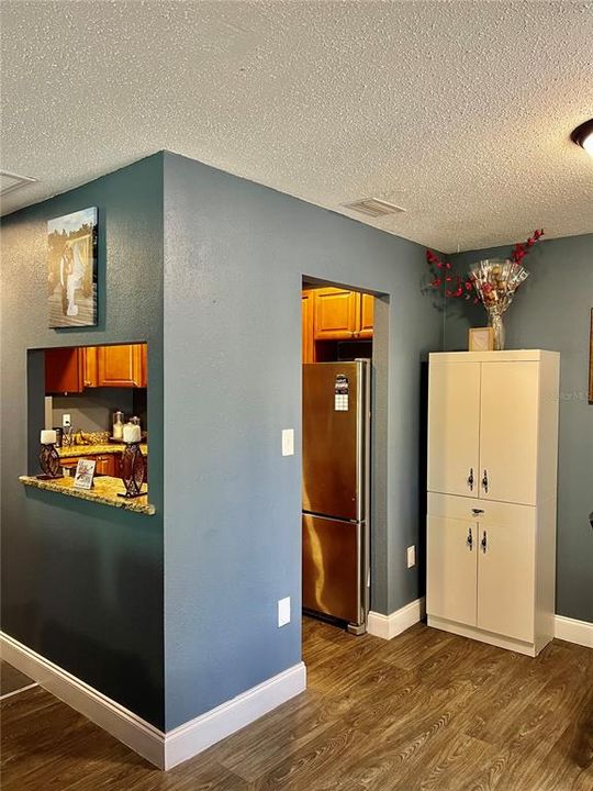 Recently Sold: $100,000 (2 beds, 1 baths, 925 Square Feet)