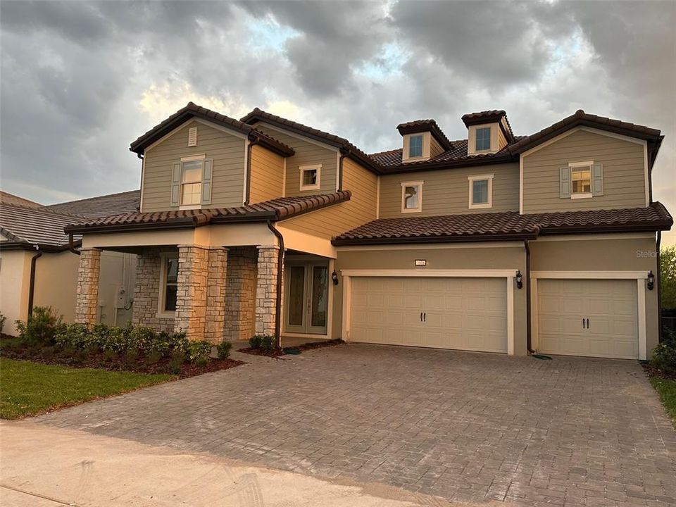 Recently Sold: $1,762,988 (6 beds, 6 baths, 4325 Square Feet)