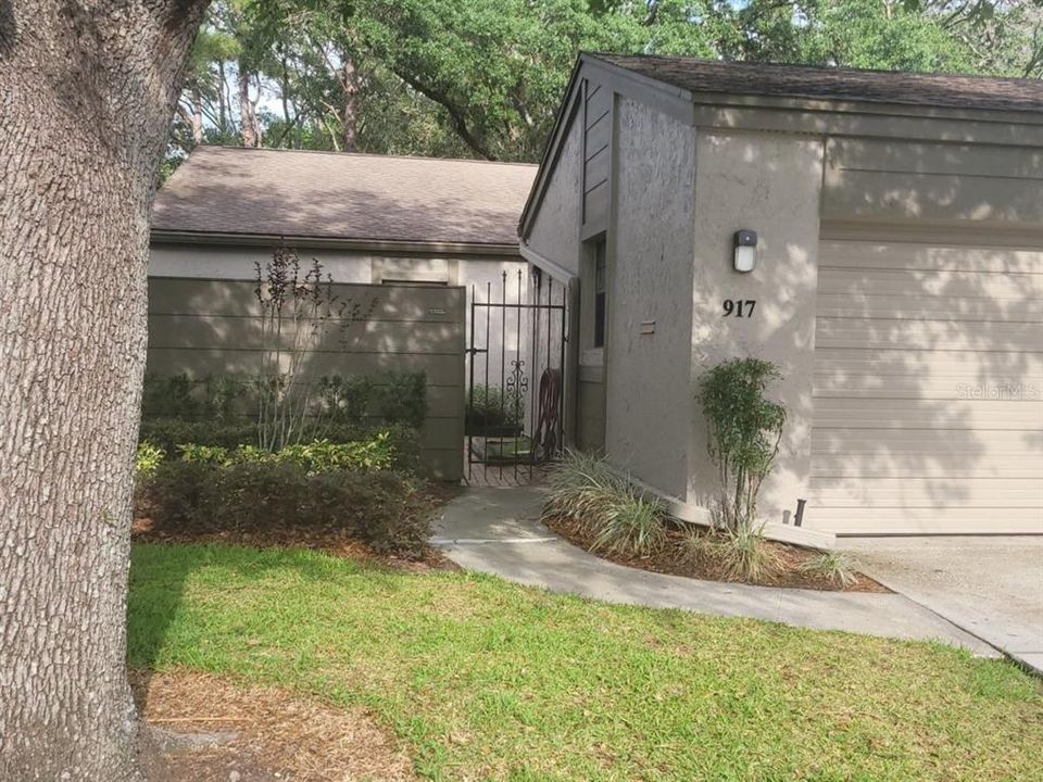 Recently Sold: $310,000 (3 beds, 2 baths, 1721 Square Feet)