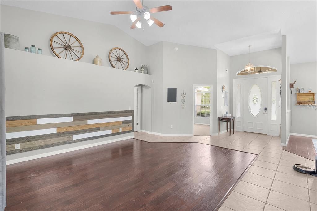 Recently Sold: $565,000 (4 beds, 3 baths, 2585 Square Feet)