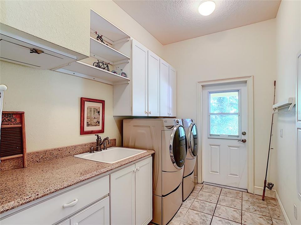 13' laundry room