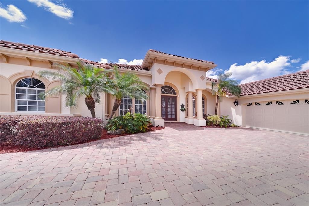 Recently Sold: $850,000 (3 beds, 3 baths, 3298 Square Feet)