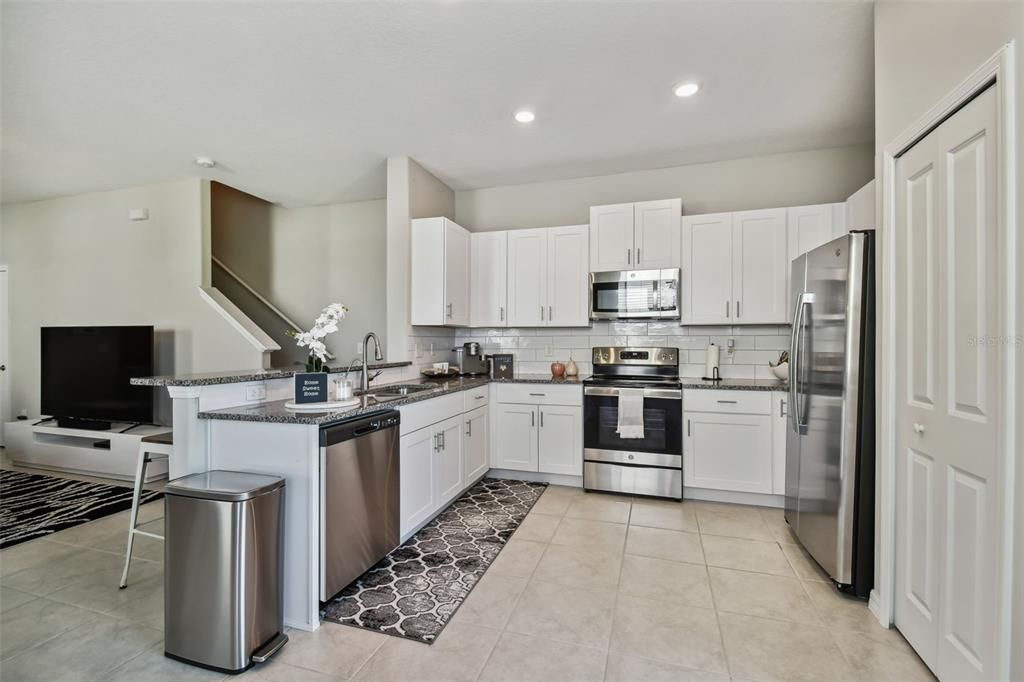 Recently Sold: $289,900 (2 beds, 2 baths, 1559 Square Feet)