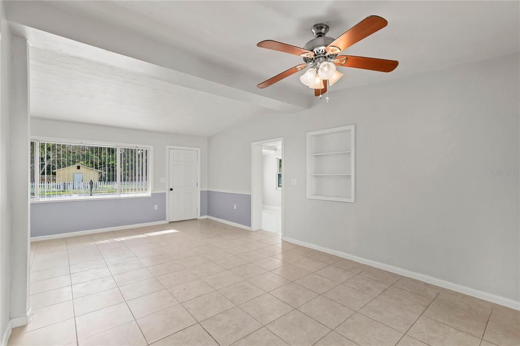 Recently Sold: $298,500 (2 beds, 1 baths, 1065 Square Feet)