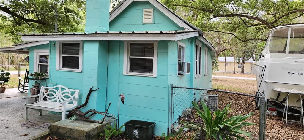 Recently Rented: $1,200 (1 beds, 1 baths, 666 Square Feet)