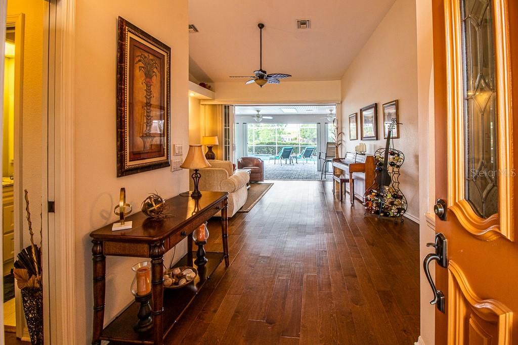 Recently Sold: $657,000 (3 beds, 2 baths, 2733 Square Feet)