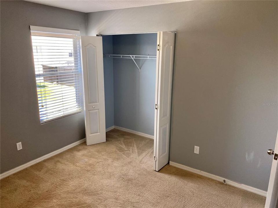 Active With Contract: $2,400 (3 beds, 2 baths, 1957 Square Feet)