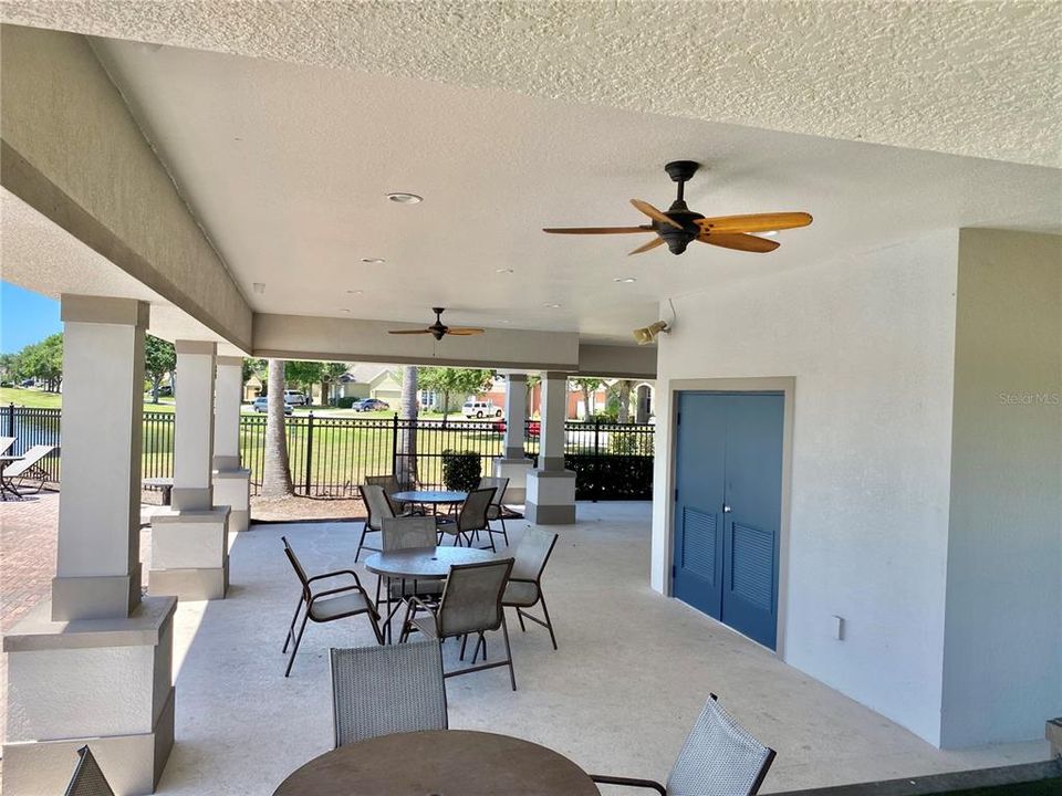 Active With Contract: $2,400 (3 beds, 2 baths, 1957 Square Feet)