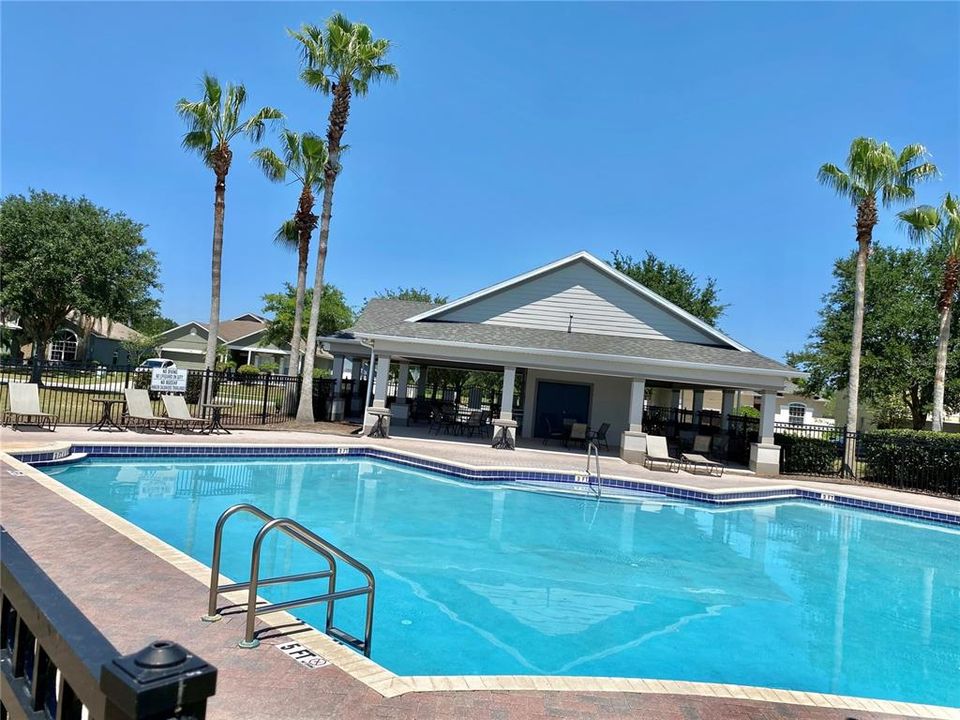 Active With Contract: $2,400 (3 beds, 2 baths, 1957 Square Feet)