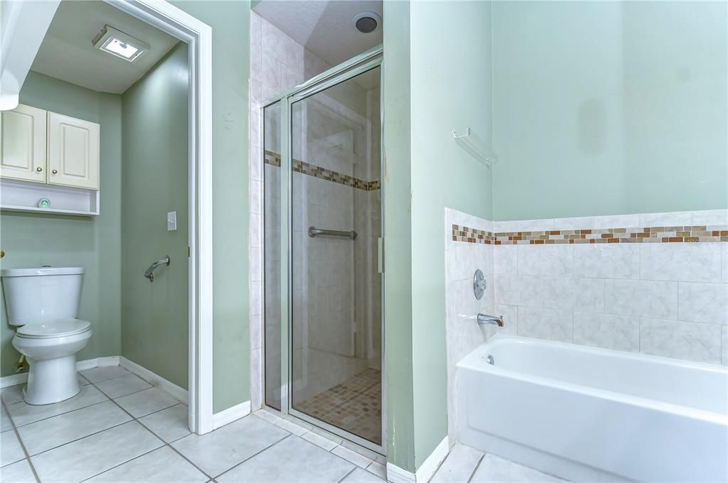 最近售出: $365,000 (4 贝兹, 2 浴室, 1651 平方英尺)