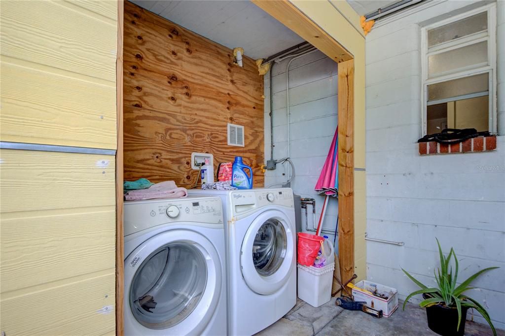 laundry for 1 bedroom unit
