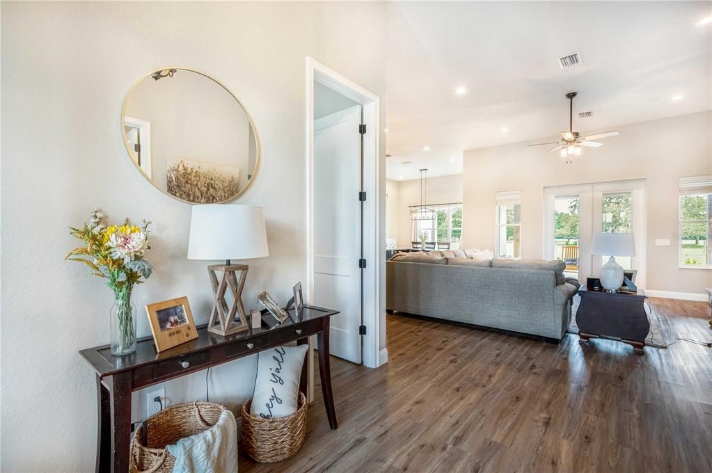 Recently Sold: $987,000 (3 beds, 2 baths, 2713 Square Feet)