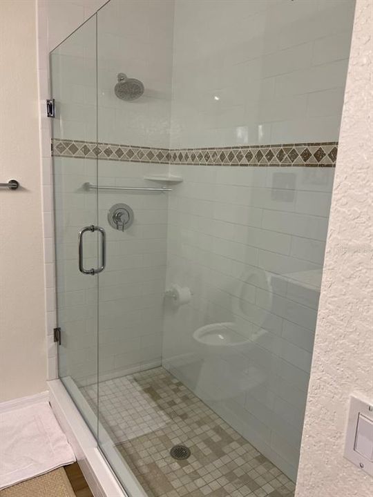 最近租的: $3,000 (4 贝兹, 2 浴室, 1998 平方英尺)