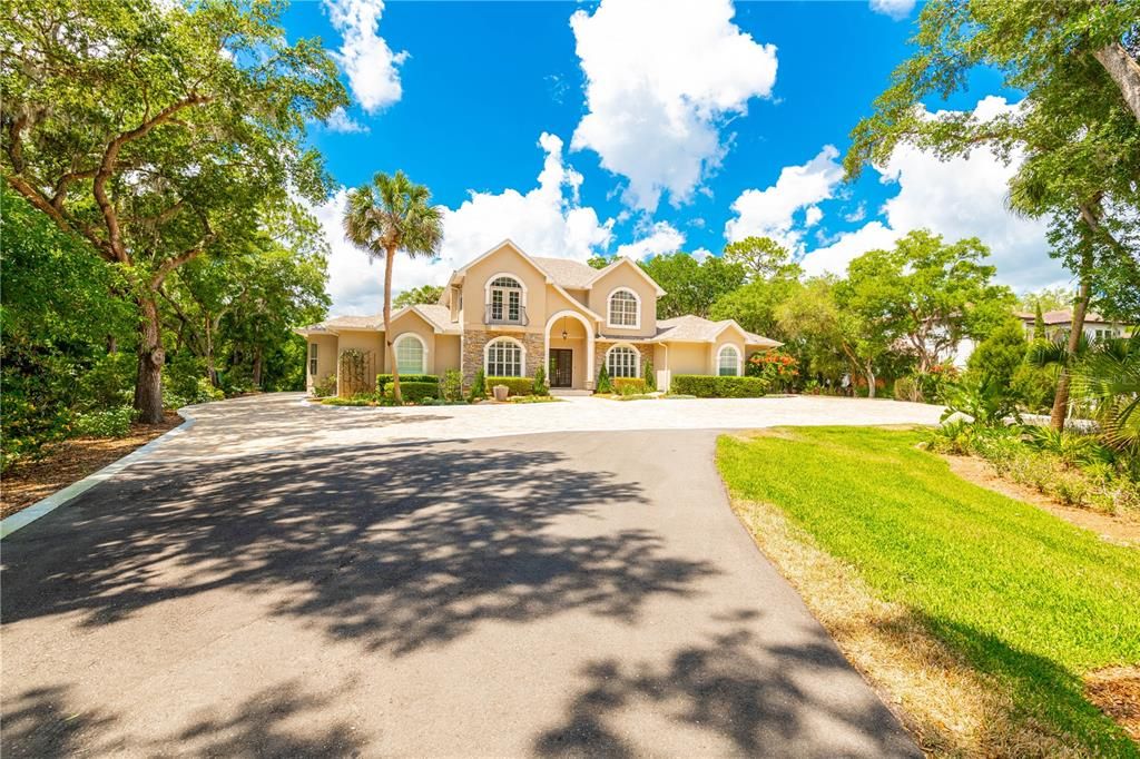 Recently Sold: $2,195,000 (4 beds, 4 baths, 4662 Square Feet)